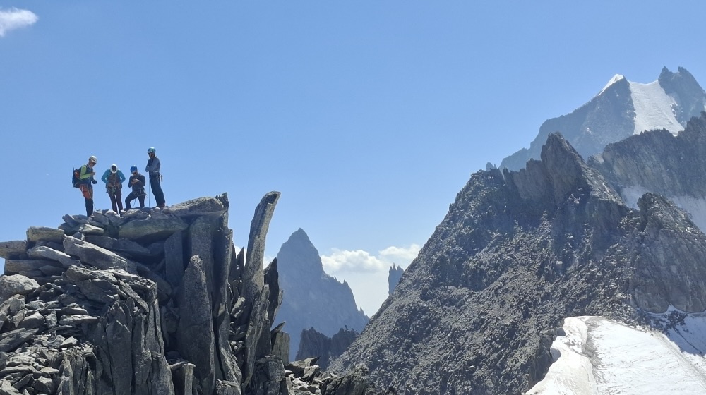 Les cordées autonomes, ou comment enseigner et vivre l’autonomie en alpinisme ?